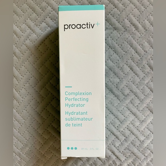 Proactiv+ Step 3 Complexion Perfecting Hydrator, 89ml - Picture 2 of 5